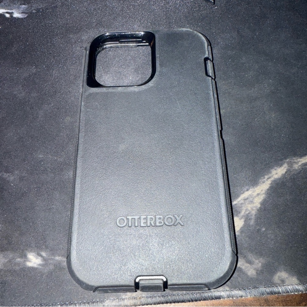 Otterbox defender for iphone 13 pro max
